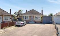 3 bedroom Detached Bungalow for sale in Clacton-on-Sea