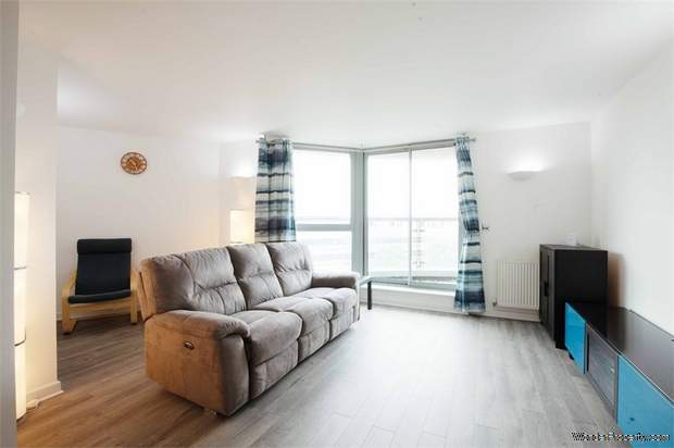 2 bedroom Flat for sale in Romford
