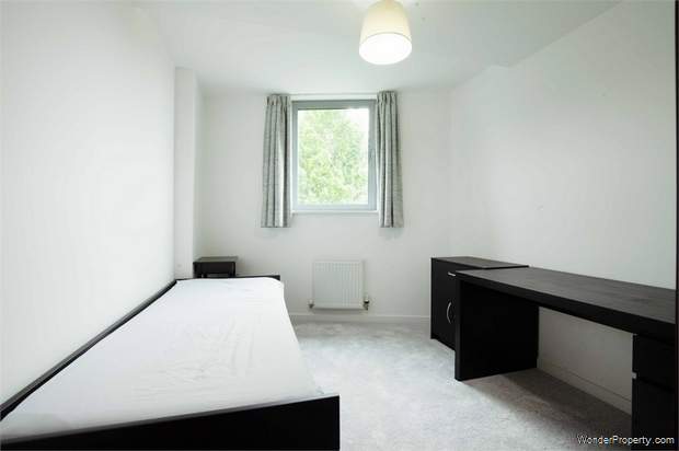 Additional Property Image 2 bedroom Flat for sale in Romford 7