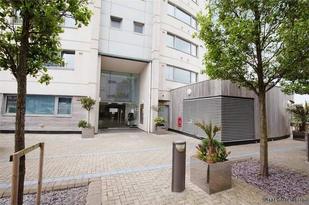 Additional Property Image 2 bedroom Flat for sale in Romford 9