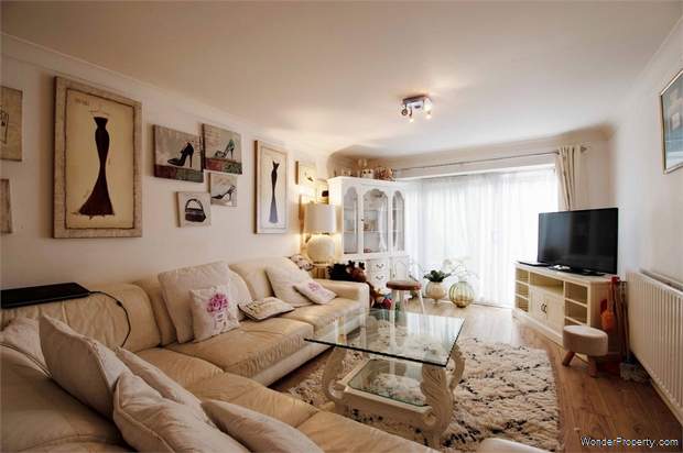 Additional Property Image 3 bedroom Flat for sale in Caterham 2