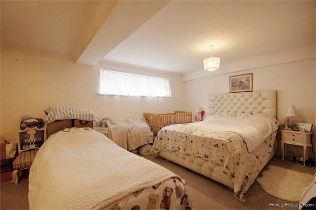 Additional Property Image 3 bedroom Flat for sale in Caterham 7