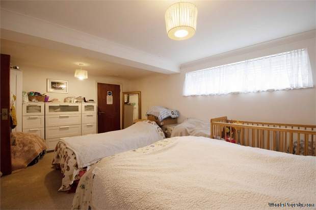Additional Property Image 3 bedroom Flat for sale in Caterham 8