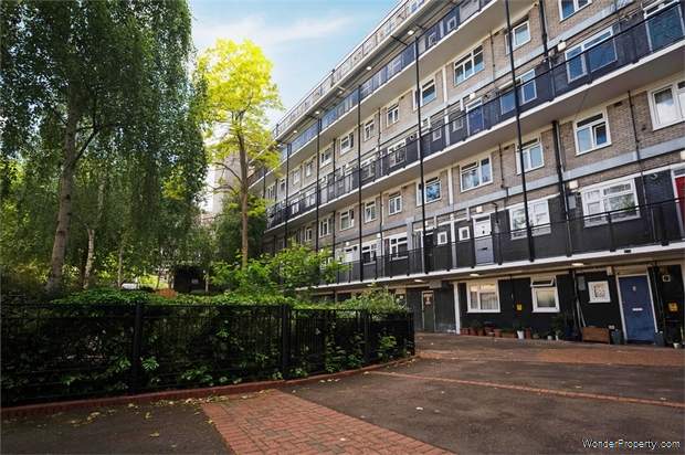 3 bedroom Flat for sale in London