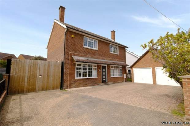 4 bedroom Detached for sale in Sandy