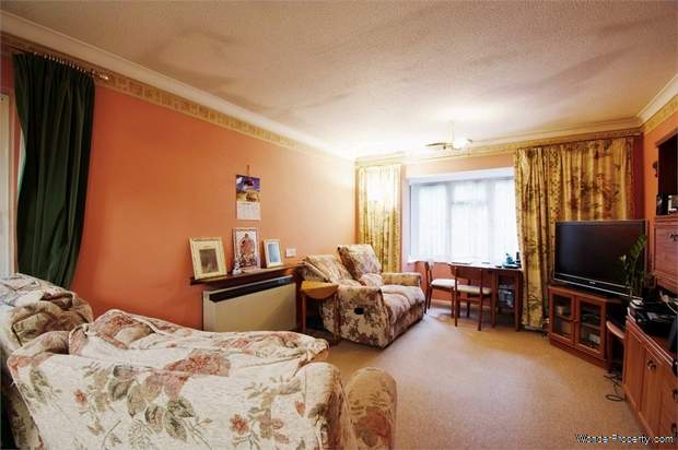 Additional Property Image 1 bedroom Flat for sale in London 2