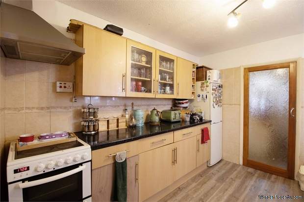 Additional Property Image 3 bedroom Semi Detached for sale in Hoddesdon 5
