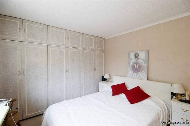 Additional Property Image 3 bedroom Semi Detached for sale in Hoddesdon 10