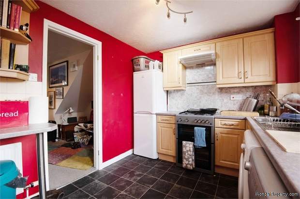 Additional Property Image 2 bedroom Terraced for sale in Taunton 5