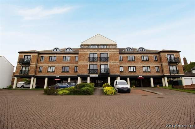 2 bedroom Flat for sale in South Shields