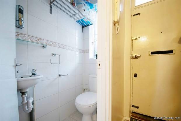 Additional Property Image 1 bedroom Flat for sale in London 8
