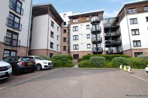 2 bedroom Flat for sale in Edinburgh