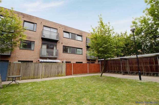 Additional Property Image 2 bedroom Flat for sale in Harrow 10