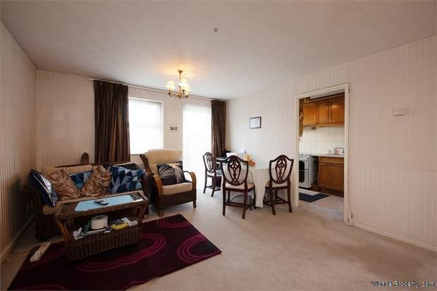 Additional Property Image 2 bedroom Flat for sale in Swindon 3