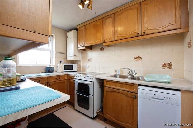 Additional Property Image 2 bedroom Flat for sale in Swindon 4