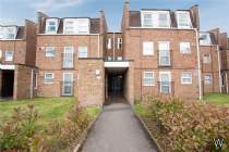 2 bedroom Flat for sale in Swindon