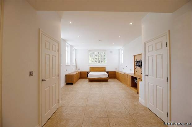 Additional Property Image 3 bedroom Flat for sale in Bushey 7
