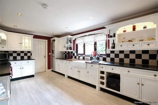 Additional Property Image 4 bedroom Detached Bungalow for sale in Brampton 7