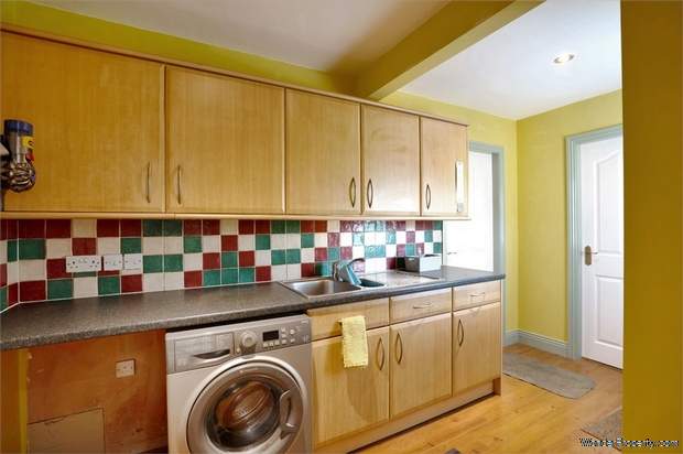 Additional Property Image 4 bedroom Detached Bungalow for sale in Brampton 8