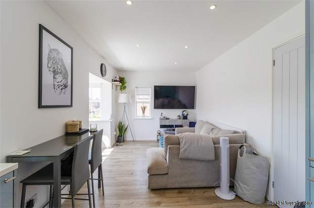 Additional Property Image 1 bedroom Flat for sale in Waltham Abbey 4
