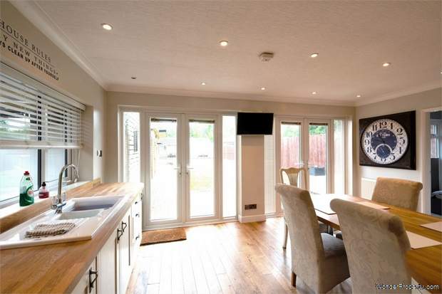 Additional Property Image 4 bedroom Detached Bungalow for sale in Leicester 6