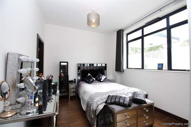 Additional Property Image 2 bedroom Flat for sale in Uxbridge 6