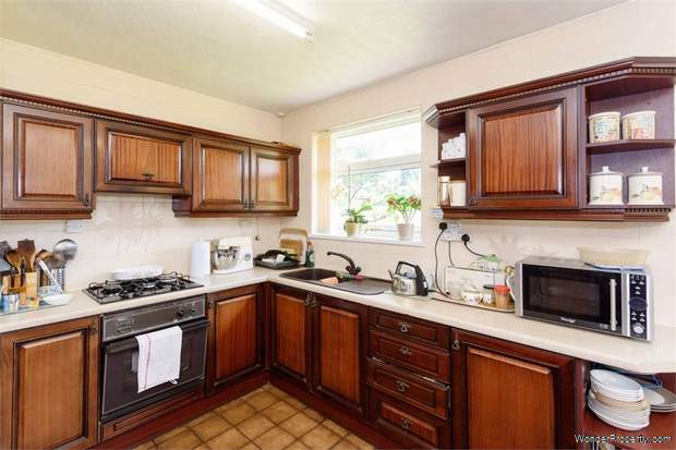 Additional Property Image 4 bedroom Detached Bungalow for sale in Stoke-on-Trent 8