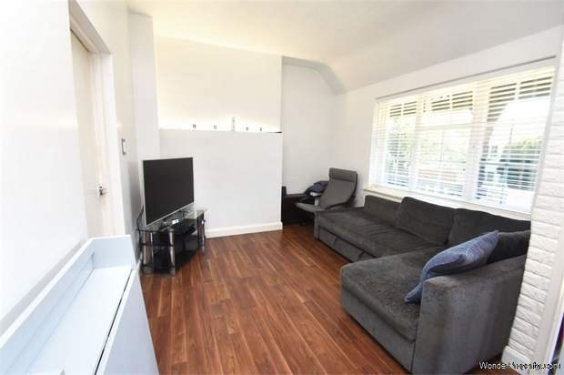 Additional Property Image 2 bedroom Flat for sale in Epsom 2