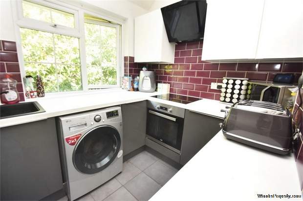 Additional Property Image 2 bedroom Flat for sale in Epsom 4