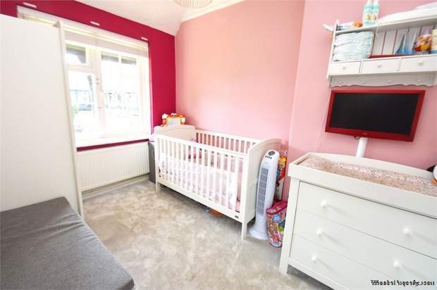 Additional Property Image 2 bedroom Flat for sale in Epsom 6