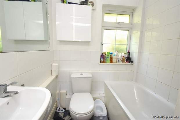 Additional Property Image 2 bedroom Flat for sale in Epsom 7