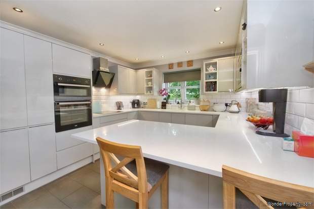 Additional Property Image 3 bedroom Detached for sale in Lewes 4