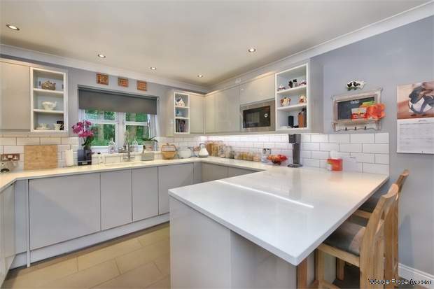 Additional Property Image 3 bedroom Detached for sale in Lewes 5