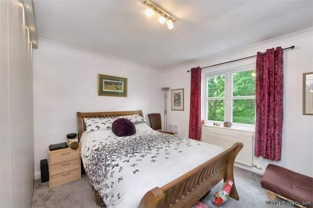 Additional Property Image 3 bedroom Detached for sale in Lewes 10
