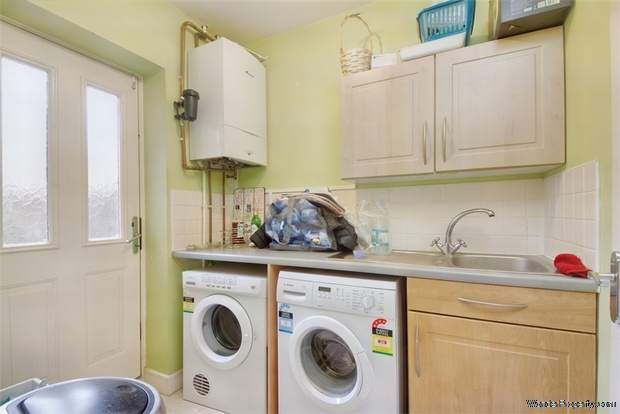 Additional Property Image 4 bedroom Detached for sale in Thatcham 5