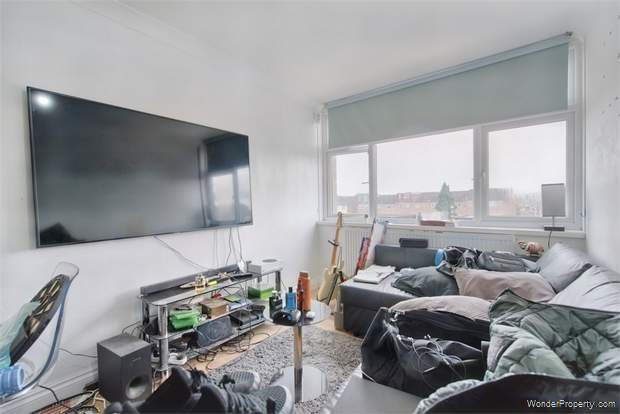 Additional Property Image 1 bedroom Flat for sale in London 6