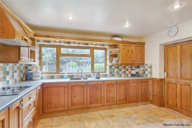Additional Property Image 6 bedroom Detached for sale in Stafford 7