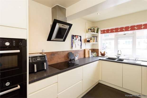 Additional Property Image 3 bedroom Semi Detached for sale in Nuneaton 5