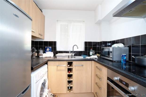 Additional Property Image 1 bedroom Flat for sale in Hayes 4