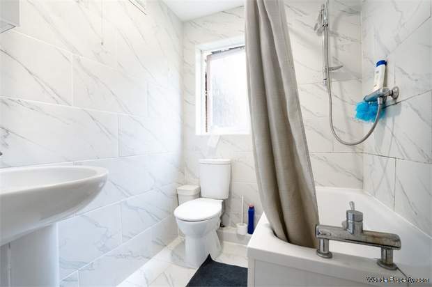 Additional Property Image 1 bedroom Flat for sale in Hayes 7