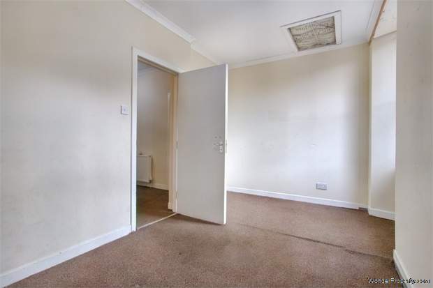 Additional Property Image 2 bedroom Flat for sale in Leven 10