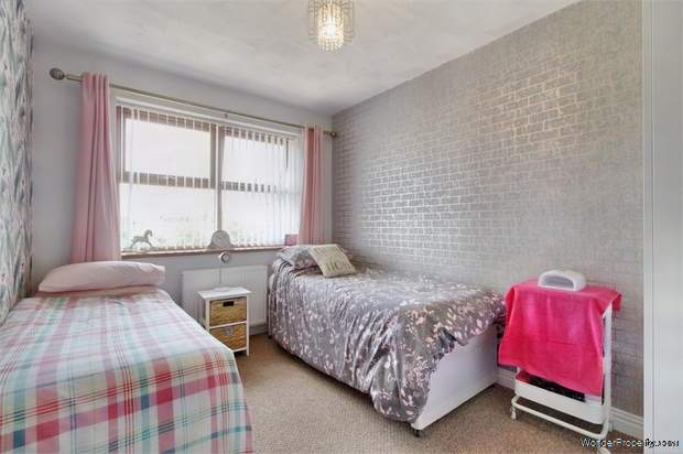 Additional Property Image 4 bedroom Detached Bungalow for sale in Barnsley 10