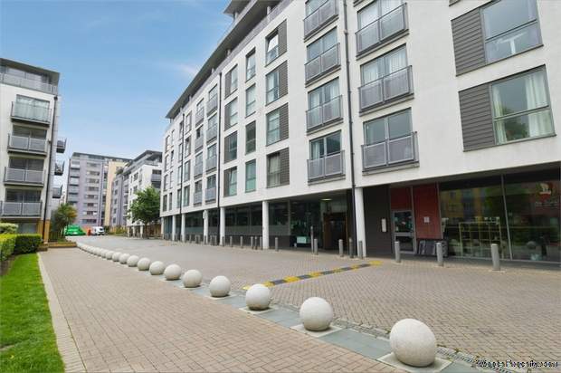 1 bedroom Flat for sale in London