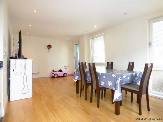 Additional Property Image 3 bedroom Flat for sale in London 3