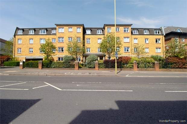 2 bedroom Flat for sale in Waltham Cross