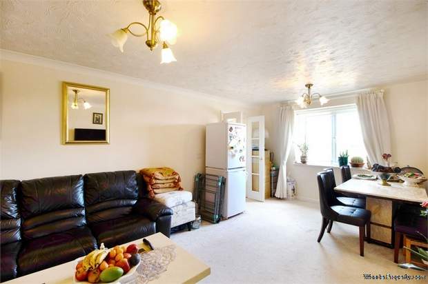 Additional Property Image 2 bedroom Flat for sale in Waltham Cross 2