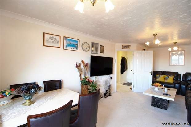 Additional Property Image 2 bedroom Flat for sale in Waltham Cross 3