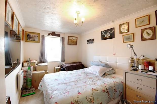 Additional Property Image 2 bedroom Flat for sale in Waltham Cross 5