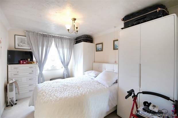 Additional Property Image 2 bedroom Flat for sale in Waltham Cross 6