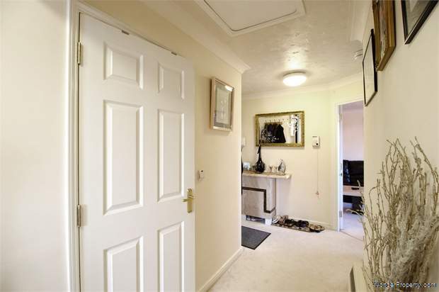 Additional Property Image 2 bedroom Flat for sale in Waltham Cross 8